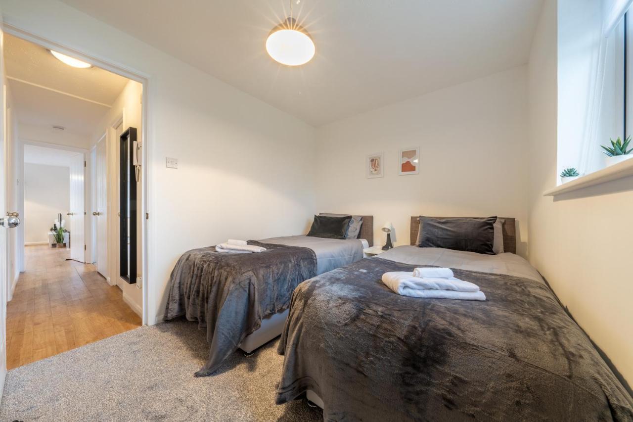 Luxury 2 Bed Apartment Stansted Airport Bishops Stortford Bishop's Strotford Exterior foto