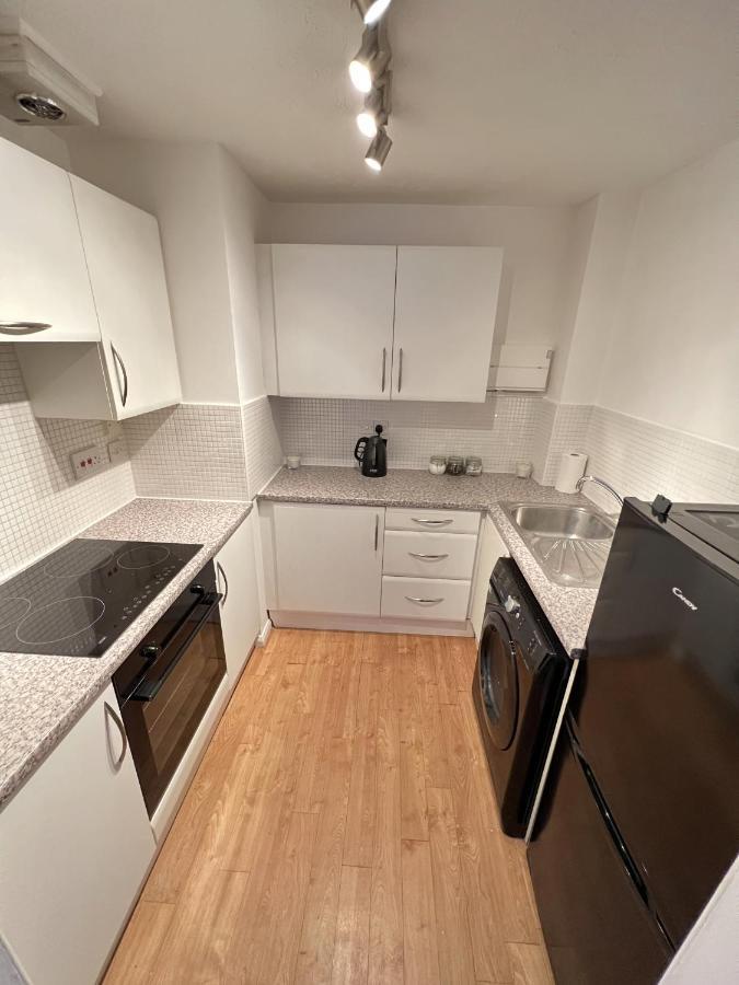 Luxury 2 Bed Apartment Stansted Airport Bishops Stortford Bishop's Strotford Exterior foto